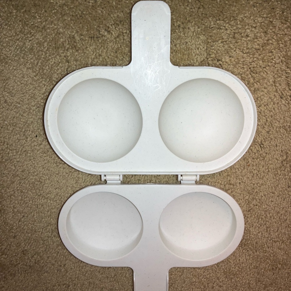 Nordic ware White microwave Egg Poacher